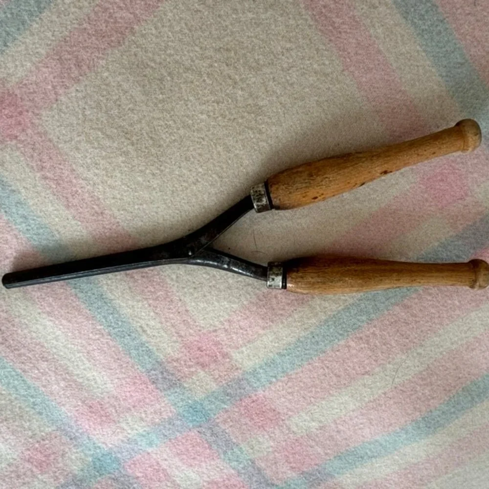Vintage Curling Iron Hair Mustache Pincurls Antique Tool Wood Handle Small